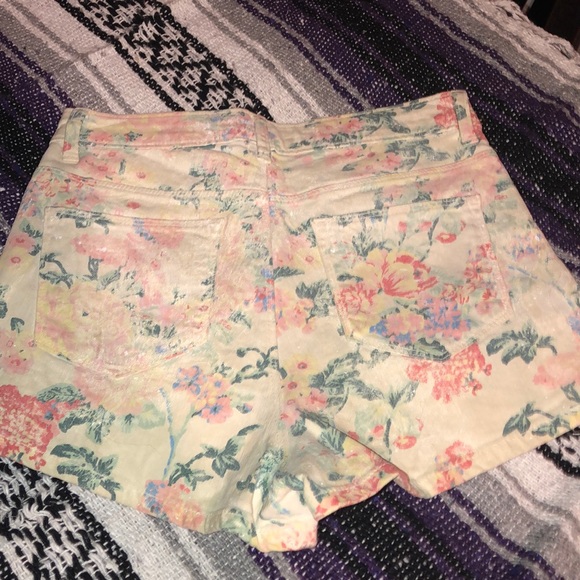 Flowery topshop shorts - Picture 5 of 8